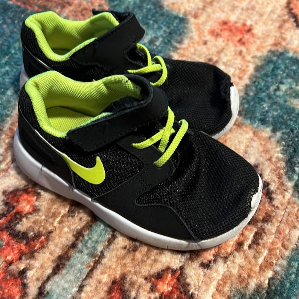 Nike toddler shoes